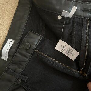 Black LOFT Straight Jeans with Leather Detailing - Size 26/2 (NWT!)